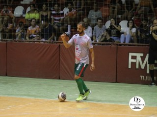 
<a style='margin-left: 5px;' class='btn btn-xs btn-social btn-facebook' href='https://www.facebook.com/sharer/sharer.php?u=https://www.boladovale.com.br/imgs/800-800-90/conteudo/fotos/1754/img0702.jpg' rel='popup' data-width='500' data-height='400'><i class='fa fa-facebook'></i>Compartilhar <span class='hidden-xs'>no Facebook</span>
</a> 
<a class='btn btn-default btn-xs' target='_blank' href='imgs/800-800-90/conteudo/fotos/1754/img0702.jpg'>
<span class='glyphicon glyphicon-cloud-download'></span> Salvar
</a> 
<span></span>