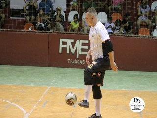 
<a style='margin-left: 5px;' class='btn btn-xs btn-social btn-facebook' href='https://www.facebook.com/sharer/sharer.php?u=https://www.boladovale.com.br/imgs/800-800-90/conteudo/fotos/1754/img0720.jpg' rel='popup' data-width='500' data-height='400'><i class='fa fa-facebook'></i>Compartilhar <span class='hidden-xs'>no Facebook</span>
</a> 
<a class='btn btn-default btn-xs' target='_blank' href='imgs/800-800-90/conteudo/fotos/1754/img0720.jpg'>
<span class='glyphicon glyphicon-cloud-download'></span> Salvar
</a> 
<span></span>