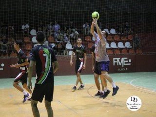 
<a style='margin-left: 5px;' class='btn btn-xs btn-social btn-facebook' href='https://www.facebook.com/sharer/sharer.php?u=https://www.boladovale.com.br/imgs/800-800-90/conteudo/fotos/1757/img0901.jpg' rel='popup' data-width='500' data-height='400'><i class='fa fa-facebook'></i>Compartilhar <span class='hidden-xs'>no Facebook</span>
</a> 
<a class='btn btn-default btn-xs' target='_blank' href='imgs/800-800-90/conteudo/fotos/1757/img0901.jpg'>
<span class='glyphicon glyphicon-cloud-download'></span> Salvar
</a> 
<span></span>