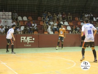
<a style='margin-left: 5px;' class='btn btn-xs btn-social btn-facebook' href='https://www.facebook.com/sharer/sharer.php?u=https://www.boladovale.com.br/imgs/800-800-90/conteudo/fotos/1759/img0986.jpg' rel='popup' data-width='500' data-height='400'><i class='fa fa-facebook'></i>Compartilhar <span class='hidden-xs'>no Facebook</span>
</a> 
<a class='btn btn-default btn-xs' target='_blank' href='imgs/800-800-90/conteudo/fotos/1759/img0986.jpg'>
<span class='glyphicon glyphicon-cloud-download'></span> Salvar
</a> 
<span></span>