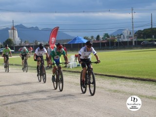 
<a style='margin-left: 5px;' class='btn btn-xs btn-social btn-facebook' href='https://www.facebook.com/sharer/sharer.php?u=https://www.boladovale.com.br/imgs/800-800-90/conteudo/fotos/1764/img1497.jpg' rel='popup' data-width='500' data-height='400'><i class='fa fa-facebook'></i>Compartilhar <span class='hidden-xs'>no Facebook</span>
</a> 
<a class='btn btn-default btn-xs' target='_blank' href='imgs/800-800-90/conteudo/fotos/1764/img1497.jpg'>
<span class='glyphicon glyphicon-cloud-download'></span> Salvar
</a> 
<span></span>
