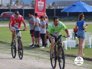 
<a style='margin-left: 5px;' class='btn btn-xs btn-social btn-facebook' href='https://www.facebook.com/sharer/sharer.php?u=https://www.boladovale.com.br/imgs/800-800-90/conteudo/fotos/1764/img1500.jpg' rel='popup' data-width='500' data-height='400'><i class='fa fa-facebook'></i>Compartilhar <span class='hidden-xs'>no Facebook</span>
</a> 
<a class='btn btn-default btn-xs' target='_blank' href='imgs/800-800-90/conteudo/fotos/1764/img1500.jpg'>
<span class='glyphicon glyphicon-cloud-download'></span> Salvar
</a> 
<span></span>