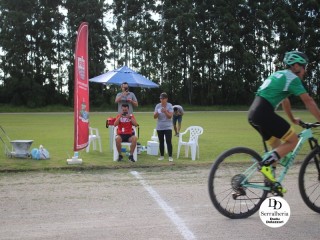 
<a style='margin-left: 5px;' class='btn btn-xs btn-social btn-facebook' href='https://www.facebook.com/sharer/sharer.php?u=https://www.boladovale.com.br/imgs/800-800-90/conteudo/fotos/1764/img1561.jpg' rel='popup' data-width='500' data-height='400'><i class='fa fa-facebook'></i>Compartilhar <span class='hidden-xs'>no Facebook</span>
</a> 
<a class='btn btn-default btn-xs' target='_blank' href='imgs/800-800-90/conteudo/fotos/1764/img1561.jpg'>
<span class='glyphicon glyphicon-cloud-download'></span> Salvar
</a> 
<span></span>