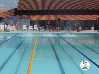 
<a style='margin-left: 5px;' class='btn btn-xs btn-social btn-facebook' href='https://www.facebook.com/sharer/sharer.php?u=https://www.boladovale.com.br/imgs/800-800-90/conteudo/fotos/1765/img1247.jpg' rel='popup' data-width='500' data-height='400'><i class='fa fa-facebook'></i>Compartilhar <span class='hidden-xs'>no Facebook</span>
</a> 
<a class='btn btn-default btn-xs' target='_blank' href='imgs/800-800-90/conteudo/fotos/1765/img1247.jpg'>
<span class='glyphicon glyphicon-cloud-download'></span> Salvar
</a> 
<span></span>