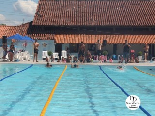 
<a style='margin-left: 5px;' class='btn btn-xs btn-social btn-facebook' href='https://www.facebook.com/sharer/sharer.php?u=https://www.boladovale.com.br/imgs/800-800-90/conteudo/fotos/1765/img1377.jpg' rel='popup' data-width='500' data-height='400'><i class='fa fa-facebook'></i>Compartilhar <span class='hidden-xs'>no Facebook</span>
</a> 
<a class='btn btn-default btn-xs' target='_blank' href='imgs/800-800-90/conteudo/fotos/1765/img1377.jpg'>
<span class='glyphicon glyphicon-cloud-download'></span> Salvar
</a> 
<span></span>