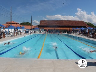 
<a style='margin-left: 5px;' class='btn btn-xs btn-social btn-facebook' href='https://www.facebook.com/sharer/sharer.php?u=https://www.boladovale.com.br/imgs/800-800-90/conteudo/fotos/1765/img1404.jpg' rel='popup' data-width='500' data-height='400'><i class='fa fa-facebook'></i>Compartilhar <span class='hidden-xs'>no Facebook</span>
</a> 
<a class='btn btn-default btn-xs' target='_blank' href='imgs/800-800-90/conteudo/fotos/1765/img1404.jpg'>
<span class='glyphicon glyphicon-cloud-download'></span> Salvar
</a> 
<span></span>