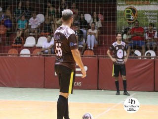 
<a style='margin-left: 5px;' class='btn btn-xs btn-social btn-facebook' href='https://www.facebook.com/sharer/sharer.php?u=https://www.boladovale.com.br/imgs/800-800-90/conteudo/fotos/1778/img2627.jpg' rel='popup' data-width='500' data-height='400'><i class='fa fa-facebook'></i>Compartilhar <span class='hidden-xs'>no Facebook</span>
</a> 
<a class='btn btn-default btn-xs' target='_blank' href='imgs/800-800-90/conteudo/fotos/1778/img2627.jpg'>
<span class='glyphicon glyphicon-cloud-download'></span> Salvar
</a> 
<span></span>