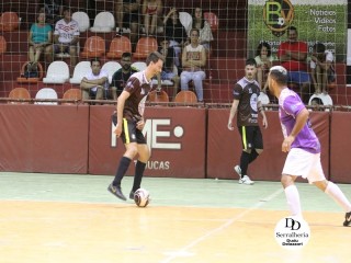 
<a style='margin-left: 5px;' class='btn btn-xs btn-social btn-facebook' href='https://www.facebook.com/sharer/sharer.php?u=https://www.boladovale.com.br/imgs/800-800-90/conteudo/fotos/1778/img2641.jpg' rel='popup' data-width='500' data-height='400'><i class='fa fa-facebook'></i>Compartilhar <span class='hidden-xs'>no Facebook</span>
</a> 
<a class='btn btn-default btn-xs' target='_blank' href='imgs/800-800-90/conteudo/fotos/1778/img2641.jpg'>
<span class='glyphicon glyphicon-cloud-download'></span> Salvar
</a> 
<span></span>