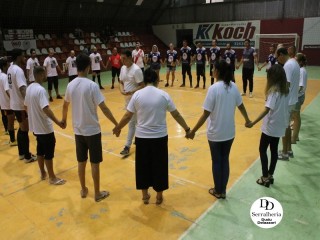 
<a style='margin-left: 5px;' class='btn btn-xs btn-social btn-facebook' href='https://www.facebook.com/sharer/sharer.php?u=https://www.boladovale.com.br/imgs/800-800-90/conteudo/fotos/1779/img2733.jpg' rel='popup' data-width='500' data-height='400'><i class='fa fa-facebook'></i>Compartilhar <span class='hidden-xs'>no Facebook</span>
</a> 
<a class='btn btn-default btn-xs' target='_blank' href='imgs/800-800-90/conteudo/fotos/1779/img2733.jpg'>
<span class='glyphicon glyphicon-cloud-download'></span> Salvar
</a> 
<span></span>