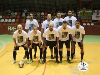 
<a style='margin-left: 5px;' class='btn btn-xs btn-social btn-facebook' href='https://www.facebook.com/sharer/sharer.php?u=https://www.boladovale.com.br/imgs/800-800-90/conteudo/fotos/1779/img2746.jpg' rel='popup' data-width='500' data-height='400'><i class='fa fa-facebook'></i>Compartilhar <span class='hidden-xs'>no Facebook</span>
</a> 
<a class='btn btn-default btn-xs' target='_blank' href='imgs/800-800-90/conteudo/fotos/1779/img2746.jpg'>
<span class='glyphicon glyphicon-cloud-download'></span> Salvar
</a> 
<span></span>