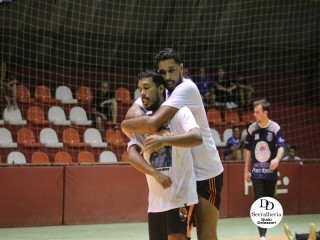 
<a style='margin-left: 5px;' class='btn btn-xs btn-social btn-facebook' href='https://www.facebook.com/sharer/sharer.php?u=https://www.boladovale.com.br/imgs/800-800-90/conteudo/fotos/1779/img2839.jpg' rel='popup' data-width='500' data-height='400'><i class='fa fa-facebook'></i>Compartilhar <span class='hidden-xs'>no Facebook</span>
</a> 
<a class='btn btn-default btn-xs' target='_blank' href='imgs/800-800-90/conteudo/fotos/1779/img2839.jpg'>
<span class='glyphicon glyphicon-cloud-download'></span> Salvar
</a> 
<span></span>