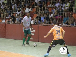 
<a style='margin-left: 5px;' class='btn btn-xs btn-social btn-facebook' href='https://www.facebook.com/sharer/sharer.php?u=https://www.boladovale.com.br/imgs/800-800-90/conteudo/fotos/1781/img2971.jpg' rel='popup' data-width='500' data-height='400'><i class='fa fa-facebook'></i>Compartilhar <span class='hidden-xs'>no Facebook</span>
</a> 
<a class='btn btn-default btn-xs' target='_blank' href='imgs/800-800-90/conteudo/fotos/1781/img2971.jpg'>
<span class='glyphicon glyphicon-cloud-download'></span> Salvar
</a> 
<span></span>