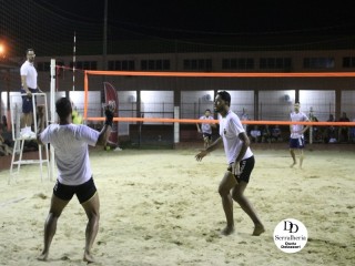 
<a style='margin-left: 5px;' class='btn btn-xs btn-social btn-facebook' href='https://www.facebook.com/sharer/sharer.php?u=https://www.boladovale.com.br/imgs/800-800-90/conteudo/fotos/1786/img3293.jpg' rel='popup' data-width='500' data-height='400'><i class='fa fa-facebook'></i>Compartilhar <span class='hidden-xs'>no Facebook</span>
</a> 
<a class='btn btn-default btn-xs' target='_blank' href='imgs/800-800-90/conteudo/fotos/1786/img3293.jpg'>
<span class='glyphicon glyphicon-cloud-download'></span> Salvar
</a> 
<span></span>
