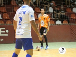 
<a style='margin-left: 5px;' class='btn btn-xs btn-social btn-facebook' href='https://www.facebook.com/sharer/sharer.php?u=https://www.boladovale.com.br/imgs/800-800-90/conteudo/fotos/1788/img2302.jpg' rel='popup' data-width='500' data-height='400'><i class='fa fa-facebook'></i>Compartilhar <span class='hidden-xs'>no Facebook</span>
</a> 
<a class='btn btn-default btn-xs' target='_blank' href='imgs/800-800-90/conteudo/fotos/1788/img2302.jpg'>
<span class='glyphicon glyphicon-cloud-download'></span> Salvar
</a> 
<span></span>