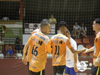 
<a style='margin-left: 5px;' class='btn btn-xs btn-social btn-facebook' href='https://www.facebook.com/sharer/sharer.php?u=https://www.boladovale.com.br/imgs/800-800-90/conteudo/fotos/1788/img2321.jpg' rel='popup' data-width='500' data-height='400'><i class='fa fa-facebook'></i>Compartilhar <span class='hidden-xs'>no Facebook</span>
</a> 
<a class='btn btn-default btn-xs' target='_blank' href='imgs/800-800-90/conteudo/fotos/1788/img2321.jpg'>
<span class='glyphicon glyphicon-cloud-download'></span> Salvar
</a> 
<span></span>