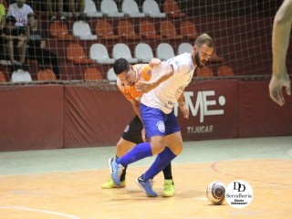 
<a style='margin-left: 5px;' class='btn btn-xs btn-social btn-facebook' href='https://www.facebook.com/sharer/sharer.php?u=https://www.boladovale.com.br/imgs/800-800-90/conteudo/fotos/1788/img2330.jpg' rel='popup' data-width='500' data-height='400'><i class='fa fa-facebook'></i>Compartilhar <span class='hidden-xs'>no Facebook</span>
</a> 
<a class='btn btn-default btn-xs' target='_blank' href='imgs/800-800-90/conteudo/fotos/1788/img2330.jpg'>
<span class='glyphicon glyphicon-cloud-download'></span> Salvar
</a> 
<span></span>