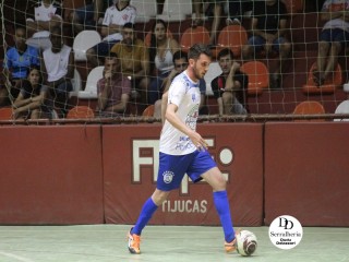 
<a style='margin-left: 5px;' class='btn btn-xs btn-social btn-facebook' href='https://www.facebook.com/sharer/sharer.php?u=https://www.boladovale.com.br/imgs/800-800-90/conteudo/fotos/1788/img2359.jpg' rel='popup' data-width='500' data-height='400'><i class='fa fa-facebook'></i>Compartilhar <span class='hidden-xs'>no Facebook</span>
</a> 
<a class='btn btn-default btn-xs' target='_blank' href='imgs/800-800-90/conteudo/fotos/1788/img2359.jpg'>
<span class='glyphicon glyphicon-cloud-download'></span> Salvar
</a> 
<span></span>