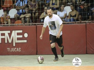 
<a style='margin-left: 5px;' class='btn btn-xs btn-social btn-facebook' href='https://www.facebook.com/sharer/sharer.php?u=https://www.boladovale.com.br/imgs/800-800-90/conteudo/fotos/1790/img2452.jpg' rel='popup' data-width='500' data-height='400'><i class='fa fa-facebook'></i>Compartilhar <span class='hidden-xs'>no Facebook</span>
</a> 
<a class='btn btn-default btn-xs' target='_blank' href='imgs/800-800-90/conteudo/fotos/1790/img2452.jpg'>
<span class='glyphicon glyphicon-cloud-download'></span> Salvar
</a> 
<span></span>
