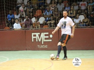 
<a style='margin-left: 5px;' class='btn btn-xs btn-social btn-facebook' href='https://www.facebook.com/sharer/sharer.php?u=https://www.boladovale.com.br/imgs/800-800-90/conteudo/fotos/1790/img2453.jpg' rel='popup' data-width='500' data-height='400'><i class='fa fa-facebook'></i>Compartilhar <span class='hidden-xs'>no Facebook</span>
</a> 
<a class='btn btn-default btn-xs' target='_blank' href='imgs/800-800-90/conteudo/fotos/1790/img2453.jpg'>
<span class='glyphicon glyphicon-cloud-download'></span> Salvar
</a> 
<span></span>