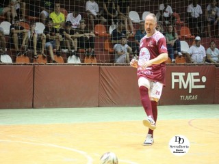 
<a style='margin-left: 5px;' class='btn btn-xs btn-social btn-facebook' href='https://www.facebook.com/sharer/sharer.php?u=https://www.boladovale.com.br/imgs/800-800-90/conteudo/fotos/1790/img2476.jpg' rel='popup' data-width='500' data-height='400'><i class='fa fa-facebook'></i>Compartilhar <span class='hidden-xs'>no Facebook</span>
</a> 
<a class='btn btn-default btn-xs' target='_blank' href='imgs/800-800-90/conteudo/fotos/1790/img2476.jpg'>
<span class='glyphicon glyphicon-cloud-download'></span> Salvar
</a> 
<span></span>