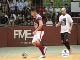 
<a style='margin-left: 5px;' class='btn btn-xs btn-social btn-facebook' href='https://www.facebook.com/sharer/sharer.php?u=https://www.boladovale.com.br/imgs/800-800-90/conteudo/fotos/1790/img2528.jpg' rel='popup' data-width='500' data-height='400'><i class='fa fa-facebook'></i>Compartilhar <span class='hidden-xs'>no Facebook</span>
</a> 
<a class='btn btn-default btn-xs' target='_blank' href='imgs/800-800-90/conteudo/fotos/1790/img2528.jpg'>
<span class='glyphicon glyphicon-cloud-download'></span> Salvar
</a> 
<span></span>