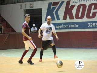 
<a style='margin-left: 5px;' class='btn btn-xs btn-social btn-facebook' href='https://www.facebook.com/sharer/sharer.php?u=https://www.boladovale.com.br/imgs/800-800-90/conteudo/fotos/1790/img2570.jpg' rel='popup' data-width='500' data-height='400'><i class='fa fa-facebook'></i>Compartilhar <span class='hidden-xs'>no Facebook</span>
</a> 
<a class='btn btn-default btn-xs' target='_blank' href='imgs/800-800-90/conteudo/fotos/1790/img2570.jpg'>
<span class='glyphicon glyphicon-cloud-download'></span> Salvar
</a> 
<span></span>