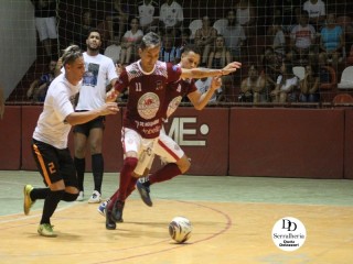 
<a style='margin-left: 5px;' class='btn btn-xs btn-social btn-facebook' href='https://www.facebook.com/sharer/sharer.php?u=https://www.boladovale.com.br/imgs/800-800-90/conteudo/fotos/1790/img2579.jpg' rel='popup' data-width='500' data-height='400'><i class='fa fa-facebook'></i>Compartilhar <span class='hidden-xs'>no Facebook</span>
</a> 
<a class='btn btn-default btn-xs' target='_blank' href='imgs/800-800-90/conteudo/fotos/1790/img2579.jpg'>
<span class='glyphicon glyphicon-cloud-download'></span> Salvar
</a> 
<span></span>