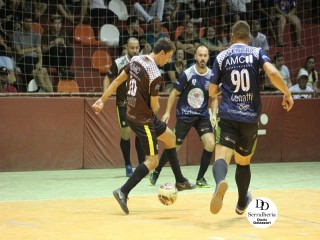 
<a style='margin-left: 5px;' class='btn btn-xs btn-social btn-facebook' href='https://www.facebook.com/sharer/sharer.php?u=https://www.boladovale.com.br/imgs/800-800-90/conteudo/fotos/1791/img2601.jpg' rel='popup' data-width='500' data-height='400'><i class='fa fa-facebook'></i>Compartilhar <span class='hidden-xs'>no Facebook</span>
</a> 
<a class='btn btn-default btn-xs' target='_blank' href='imgs/800-800-90/conteudo/fotos/1791/img2601.jpg'>
<span class='glyphicon glyphicon-cloud-download'></span> Salvar
</a> 
<span></span>