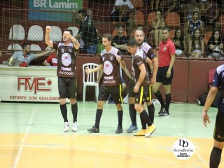 
<a style='margin-left: 5px;' class='btn btn-xs btn-social btn-facebook' href='https://www.facebook.com/sharer/sharer.php?u=https://www.boladovale.com.br/imgs/800-800-90/conteudo/fotos/1791/img2639.jpg' rel='popup' data-width='500' data-height='400'><i class='fa fa-facebook'></i>Compartilhar <span class='hidden-xs'>no Facebook</span>
</a> 
<a class='btn btn-default btn-xs' target='_blank' href='imgs/800-800-90/conteudo/fotos/1791/img2639.jpg'>
<span class='glyphicon glyphicon-cloud-download'></span> Salvar
</a> 
<span></span>