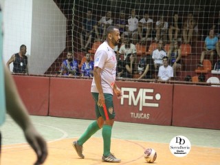 
<a style='margin-left: 5px;' class='btn btn-xs btn-social btn-facebook' href='https://www.facebook.com/sharer/sharer.php?u=https://www.boladovale.com.br/imgs/800-800-90/conteudo/fotos/1792/img2669.jpg' rel='popup' data-width='500' data-height='400'><i class='fa fa-facebook'></i>Compartilhar <span class='hidden-xs'>no Facebook</span>
</a> 
<a class='btn btn-default btn-xs' target='_blank' href='imgs/800-800-90/conteudo/fotos/1792/img2669.jpg'>
<span class='glyphicon glyphicon-cloud-download'></span> Salvar
</a> 
<span></span>