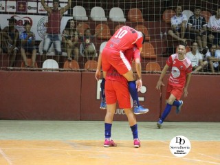 
<a style='margin-left: 5px;' class='btn btn-xs btn-social btn-facebook' href='https://www.facebook.com/sharer/sharer.php?u=https://www.boladovale.com.br/imgs/800-800-90/conteudo/fotos/1792/img2685.jpg' rel='popup' data-width='500' data-height='400'><i class='fa fa-facebook'></i>Compartilhar <span class='hidden-xs'>no Facebook</span>
</a> 
<a class='btn btn-default btn-xs' target='_blank' href='imgs/800-800-90/conteudo/fotos/1792/img2685.jpg'>
<span class='glyphicon glyphicon-cloud-download'></span> Salvar
</a> 
<span></span>