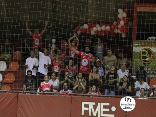 
<a style='margin-left: 5px;' class='btn btn-xs btn-social btn-facebook' href='https://www.facebook.com/sharer/sharer.php?u=https://www.boladovale.com.br/imgs/800-800-90/conteudo/fotos/1792/img3894.jpg' rel='popup' data-width='500' data-height='400'><i class='fa fa-facebook'></i>Compartilhar <span class='hidden-xs'>no Facebook</span>
</a> 
<a class='btn btn-default btn-xs' target='_blank' href='imgs/800-800-90/conteudo/fotos/1792/img3894.jpg'>
<span class='glyphicon glyphicon-cloud-download'></span> Salvar
</a> 
<span></span>