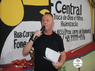 
<a style='margin-left: 5px;' class='btn btn-xs btn-social btn-facebook' href='https://www.facebook.com/sharer/sharer.php?u=https://www.boladovale.com.br/imgs/800-800-90/conteudo/fotos/1793/img3858.jpg' rel='popup' data-width='500' data-height='400'><i class='fa fa-facebook'></i>Compartilhar <span class='hidden-xs'>no Facebook</span>
</a> 
<a class='btn btn-default btn-xs' target='_blank' href='imgs/800-800-90/conteudo/fotos/1793/img3858.jpg'>
<span class='glyphicon glyphicon-cloud-download'></span> Salvar
</a> 
<span></span>