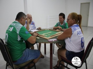 
<a style='margin-left: 5px;' class='btn btn-xs btn-social btn-facebook' href='https://www.facebook.com/sharer/sharer.php?u=https://www.boladovale.com.br/imgs/800-800-90/conteudo/fotos/1794/img3711.jpg' rel='popup' data-width='500' data-height='400'><i class='fa fa-facebook'></i>Compartilhar <span class='hidden-xs'>no Facebook</span>
</a> 
<a class='btn btn-default btn-xs' target='_blank' href='imgs/800-800-90/conteudo/fotos/1794/img3711.jpg'>
<span class='glyphicon glyphicon-cloud-download'></span> Salvar
</a> 
<span></span>