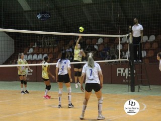 
<a style='margin-left: 5px;' class='btn btn-xs btn-social btn-facebook' href='https://www.facebook.com/sharer/sharer.php?u=https://www.boladovale.com.br/imgs/800-800-90/conteudo/fotos/1795/img2824.jpg' rel='popup' data-width='500' data-height='400'><i class='fa fa-facebook'></i>Compartilhar <span class='hidden-xs'>no Facebook</span>
</a> 
<a class='btn btn-default btn-xs' target='_blank' href='imgs/800-800-90/conteudo/fotos/1795/img2824.jpg'>
<span class='glyphicon glyphicon-cloud-download'></span> Salvar
</a> 
<span></span>