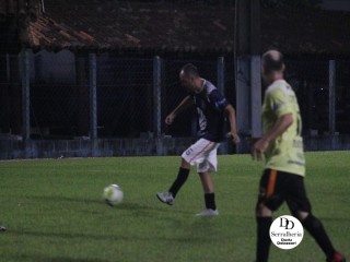 
<a style='margin-left: 5px;' class='btn btn-xs btn-social btn-facebook' href='https://www.facebook.com/sharer/sharer.php?u=https://www.boladovale.com.br/imgs/800-800-90/conteudo/fotos/1797/img3997.jpg' rel='popup' data-width='500' data-height='400'><i class='fa fa-facebook'></i>Compartilhar <span class='hidden-xs'>no Facebook</span>
</a> 
<a class='btn btn-default btn-xs' target='_blank' href='imgs/800-800-90/conteudo/fotos/1797/img3997.jpg'>
<span class='glyphicon glyphicon-cloud-download'></span> Salvar
</a> 
<span></span>