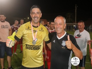 
<a style='margin-left: 5px;' class='btn btn-xs btn-social btn-facebook' href='https://www.facebook.com/sharer/sharer.php?u=https://www.boladovale.com.br/imgs/800-800-90/conteudo/fotos/1798/img4136.jpg' rel='popup' data-width='500' data-height='400'><i class='fa fa-facebook'></i>Compartilhar <span class='hidden-xs'>no Facebook</span>
</a> 
<a class='btn btn-default btn-xs' target='_blank' href='imgs/800-800-90/conteudo/fotos/1798/img4136.jpg'>
<span class='glyphicon glyphicon-cloud-download'></span> Salvar
</a> 
<span></span>