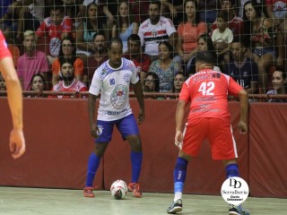
<a style='margin-left: 5px;' class='btn btn-xs btn-social btn-facebook' href='https://www.facebook.com/sharer/sharer.php?u=https://www.boladovale.com.br/imgs/800-800-90/conteudo/fotos/1800/img4368.jpg' rel='popup' data-width='500' data-height='400'><i class='fa fa-facebook'></i>Compartilhar <span class='hidden-xs'>no Facebook</span>
</a> 
<a class='btn btn-default btn-xs' target='_blank' href='imgs/800-800-90/conteudo/fotos/1800/img4368.jpg'>
<span class='glyphicon glyphicon-cloud-download'></span> Salvar
</a> 
<span></span>