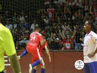 
<a style='margin-left: 5px;' class='btn btn-xs btn-social btn-facebook' href='https://www.facebook.com/sharer/sharer.php?u=https://www.boladovale.com.br/imgs/800-800-90/conteudo/fotos/1800/img4387.jpg' rel='popup' data-width='500' data-height='400'><i class='fa fa-facebook'></i>Compartilhar <span class='hidden-xs'>no Facebook</span>
</a> 
<a class='btn btn-default btn-xs' target='_blank' href='imgs/800-800-90/conteudo/fotos/1800/img4387.jpg'>
<span class='glyphicon glyphicon-cloud-download'></span> Salvar
</a> 
<span></span>