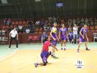 
<a style='margin-left: 5px;' class='btn btn-xs btn-social btn-facebook' href='https://www.facebook.com/sharer/sharer.php?u=https://www.boladovale.com.br/imgs/800-800-90/conteudo/fotos/1803/img4957.jpg' rel='popup' data-width='500' data-height='400'><i class='fa fa-facebook'></i>Compartilhar <span class='hidden-xs'>no Facebook</span>
</a> 
<a class='btn btn-default btn-xs' target='_blank' href='imgs/800-800-90/conteudo/fotos/1803/img4957.jpg'>
<span class='glyphicon glyphicon-cloud-download'></span> Salvar
</a> 
<span></span>