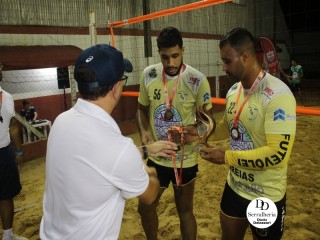 
<a style='margin-left: 5px;' class='btn btn-xs btn-social btn-facebook' href='https://www.facebook.com/sharer/sharer.php?u=https://www.boladovale.com.br/imgs/800-800-90/conteudo/fotos/1805/img4933.jpg' rel='popup' data-width='500' data-height='400'><i class='fa fa-facebook'></i>Compartilhar <span class='hidden-xs'>no Facebook</span>
</a> 
<a class='btn btn-default btn-xs' target='_blank' href='imgs/800-800-90/conteudo/fotos/1805/img4933.jpg'>
<span class='glyphicon glyphicon-cloud-download'></span> Salvar
</a> 
<span></span>