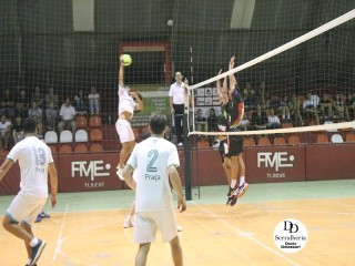 
<a style='margin-left: 5px;' class='btn btn-xs btn-social btn-facebook' href='https://www.facebook.com/sharer/sharer.php?u=https://www.boladovale.com.br/imgs/800-800-90/conteudo/fotos/1807/img5296.jpg' rel='popup' data-width='500' data-height='400'><i class='fa fa-facebook'></i>Compartilhar <span class='hidden-xs'>no Facebook</span>
</a> 
<a class='btn btn-default btn-xs' target='_blank' href='imgs/800-800-90/conteudo/fotos/1807/img5296.jpg'>
<span class='glyphicon glyphicon-cloud-download'></span> Salvar
</a> 
<span></span>