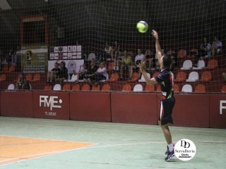 
<a style='margin-left: 5px;' class='btn btn-xs btn-social btn-facebook' href='https://www.facebook.com/sharer/sharer.php?u=https://www.boladovale.com.br/imgs/800-800-90/conteudo/fotos/1807/img5302.jpg' rel='popup' data-width='500' data-height='400'><i class='fa fa-facebook'></i>Compartilhar <span class='hidden-xs'>no Facebook</span>
</a> 
<a class='btn btn-default btn-xs' target='_blank' href='imgs/800-800-90/conteudo/fotos/1807/img5302.jpg'>
<span class='glyphicon glyphicon-cloud-download'></span> Salvar
</a> 
<span></span>