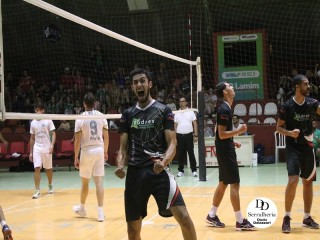 
<a style='margin-left: 5px;' class='btn btn-xs btn-social btn-facebook' href='https://www.facebook.com/sharer/sharer.php?u=https://www.boladovale.com.br/imgs/800-800-90/conteudo/fotos/1807/img5406.jpg' rel='popup' data-width='500' data-height='400'><i class='fa fa-facebook'></i>Compartilhar <span class='hidden-xs'>no Facebook</span>
</a> 
<a class='btn btn-default btn-xs' target='_blank' href='imgs/800-800-90/conteudo/fotos/1807/img5406.jpg'>
<span class='glyphicon glyphicon-cloud-download'></span> Salvar
</a> 
<span></span>