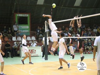 
<a style='margin-left: 5px;' class='btn btn-xs btn-social btn-facebook' href='https://www.facebook.com/sharer/sharer.php?u=https://www.boladovale.com.br/imgs/800-800-90/conteudo/fotos/1807/img5416.jpg' rel='popup' data-width='500' data-height='400'><i class='fa fa-facebook'></i>Compartilhar <span class='hidden-xs'>no Facebook</span>
</a> 
<a class='btn btn-default btn-xs' target='_blank' href='imgs/800-800-90/conteudo/fotos/1807/img5416.jpg'>
<span class='glyphicon glyphicon-cloud-download'></span> Salvar
</a> 
<span></span>