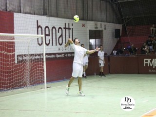 
<a style='margin-left: 5px;' class='btn btn-xs btn-social btn-facebook' href='https://www.facebook.com/sharer/sharer.php?u=https://www.boladovale.com.br/imgs/800-800-90/conteudo/fotos/1807/img5421.jpg' rel='popup' data-width='500' data-height='400'><i class='fa fa-facebook'></i>Compartilhar <span class='hidden-xs'>no Facebook</span>
</a> 
<a class='btn btn-default btn-xs' target='_blank' href='imgs/800-800-90/conteudo/fotos/1807/img5421.jpg'>
<span class='glyphicon glyphicon-cloud-download'></span> Salvar
</a> 
<span></span>