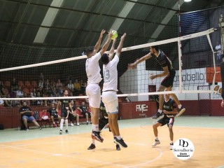 
<a style='margin-left: 5px;' class='btn btn-xs btn-social btn-facebook' href='https://www.facebook.com/sharer/sharer.php?u=https://www.boladovale.com.br/imgs/800-800-90/conteudo/fotos/1807/img5425.jpg' rel='popup' data-width='500' data-height='400'><i class='fa fa-facebook'></i>Compartilhar <span class='hidden-xs'>no Facebook</span>
</a> 
<a class='btn btn-default btn-xs' target='_blank' href='imgs/800-800-90/conteudo/fotos/1807/img5425.jpg'>
<span class='glyphicon glyphicon-cloud-download'></span> Salvar
</a> 
<span></span>