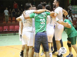 
<a style='margin-left: 5px;' class='btn btn-xs btn-social btn-facebook' href='https://www.facebook.com/sharer/sharer.php?u=https://www.boladovale.com.br/imgs/800-800-90/conteudo/fotos/1807/img5428.jpg' rel='popup' data-width='500' data-height='400'><i class='fa fa-facebook'></i>Compartilhar <span class='hidden-xs'>no Facebook</span>
</a> 
<a class='btn btn-default btn-xs' target='_blank' href='imgs/800-800-90/conteudo/fotos/1807/img5428.jpg'>
<span class='glyphicon glyphicon-cloud-download'></span> Salvar
</a> 
<span></span>