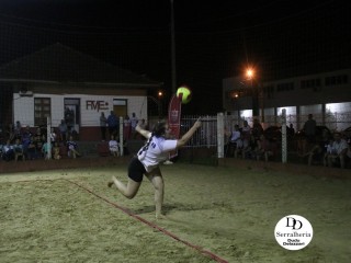 
<a style='margin-left: 5px;' class='btn btn-xs btn-social btn-facebook' href='https://www.facebook.com/sharer/sharer.php?u=https://www.boladovale.com.br/imgs/800-800-90/conteudo/fotos/1808/img5696.jpg' rel='popup' data-width='500' data-height='400'><i class='fa fa-facebook'></i>Compartilhar <span class='hidden-xs'>no Facebook</span>
</a> 
<a class='btn btn-default btn-xs' target='_blank' href='imgs/800-800-90/conteudo/fotos/1808/img5696.jpg'>
<span class='glyphicon glyphicon-cloud-download'></span> Salvar
</a> 
<span></span>