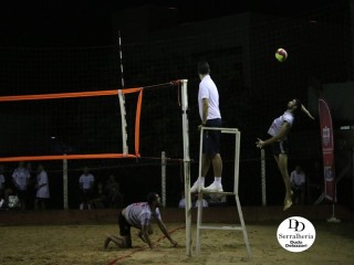 
<a style='margin-left: 5px;' class='btn btn-xs btn-social btn-facebook' href='https://www.facebook.com/sharer/sharer.php?u=https://www.boladovale.com.br/imgs/800-800-90/conteudo/fotos/1809/img5819.jpg' rel='popup' data-width='500' data-height='400'><i class='fa fa-facebook'></i>Compartilhar <span class='hidden-xs'>no Facebook</span>
</a> 
<a class='btn btn-default btn-xs' target='_blank' href='imgs/800-800-90/conteudo/fotos/1809/img5819.jpg'>
<span class='glyphicon glyphicon-cloud-download'></span> Salvar
</a> 
<span></span>